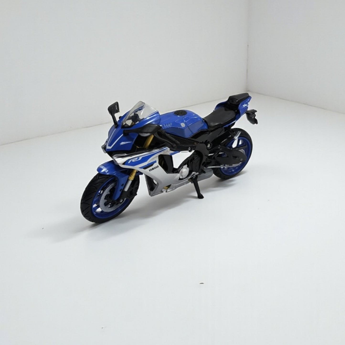 Yamaha YZF-R1 Escala 1:12 – Moto Superbike de Colección