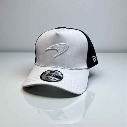Gorra McLaren Blanca – Estilo Motorsport | Diseño Premium para Fans de la F1