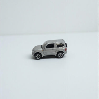 Mitsubishi Montero 1:64 – La Leyenda del Off-Road en Miniatura