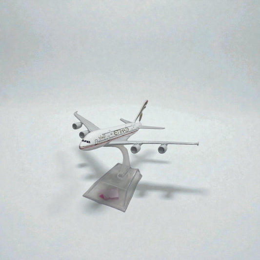 Avión Etihad Airways 1:400 – Modelo de Colección | Elegancia y Prestigio en Aviación Comercial