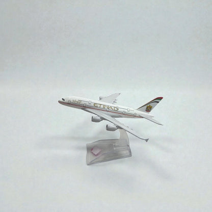 Avión Etihad Airways 1:400 – Modelo de Colección | Elegancia y Prestigio en Aviación Comercial