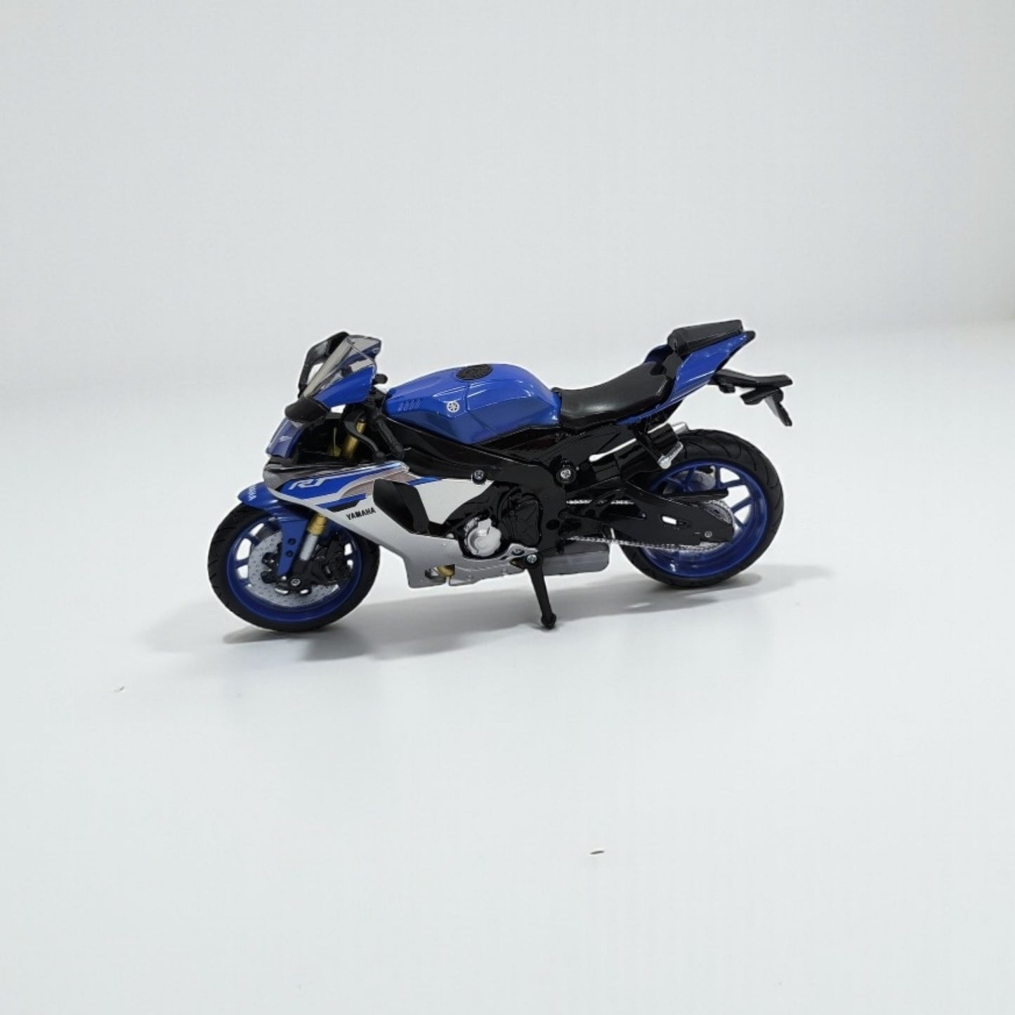 Yamaha YZF-R1 Escala 1:12 – Moto Superbike de Colección
