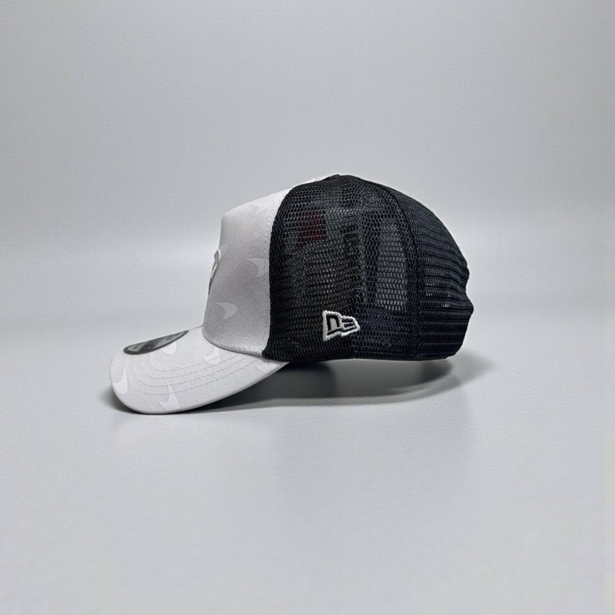 Gorra McLaren Blanca – Estilo Motorsport | Diseño Premium para Fans de la F1