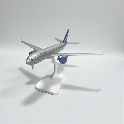 Avión Rusia 1:350 – Modelo de Colección | Aeronave Clásica para Exhibición