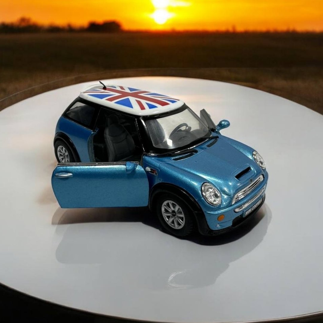 Mini Cooper 1:32 – Modelo Clásico – Detalles Realistas y Diseño Encantador