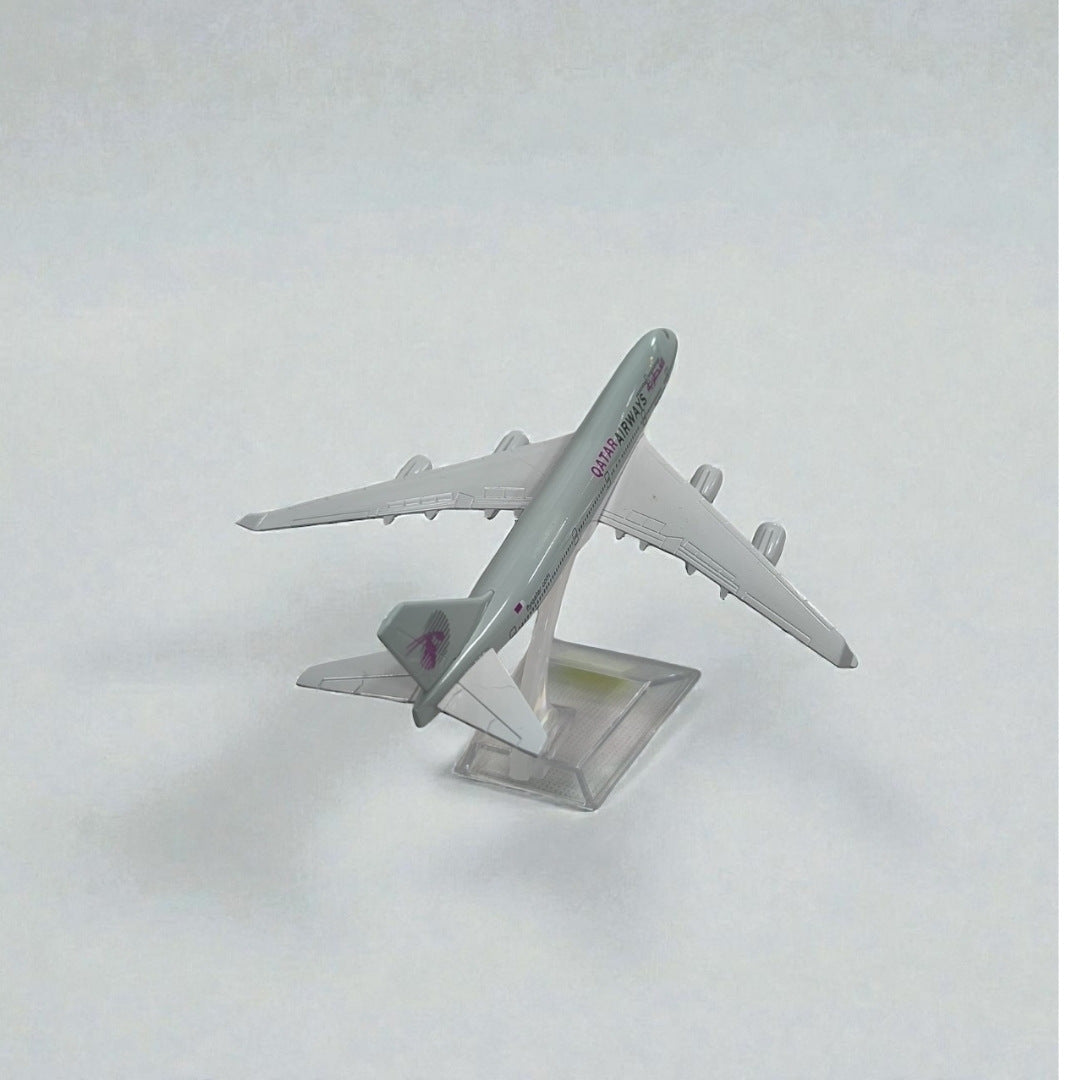 Avión Qatar Airways 1:400 – Modelo de Colección | Elegancia y Prestigio en Aviación Comercial