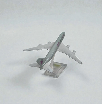 Avión Qatar Airways 1:400 – Modelo de Colección | Elegancia y Prestigio en Aviación Comercial
