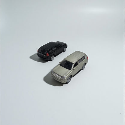 Toyota Prado 1:64 – Potencia, Elegancia y Aventura en Miniatura