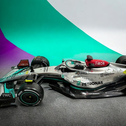 Mercedes AMG F1 W13 E Performance a Escala 1:43