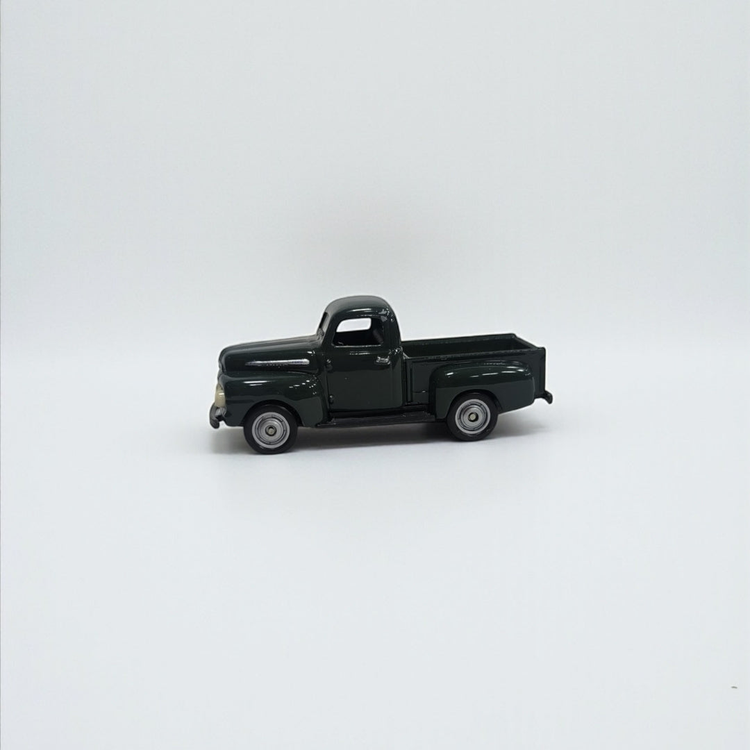 Ford F1 1951 1:64 – El Origen de la Leyenda Pickup Americana