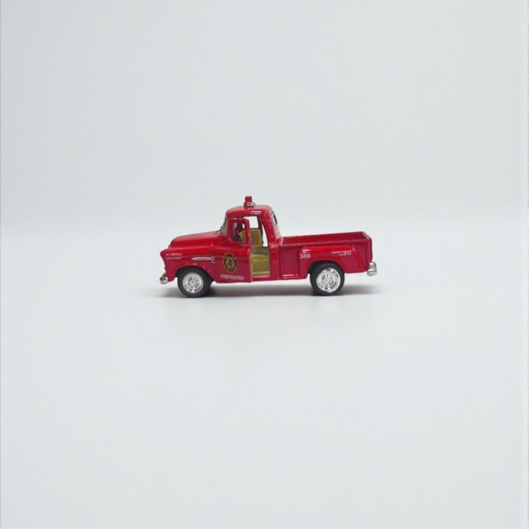 Chevy Stepside 1955 1:64 – Ediciones Bombero y Policial: Historia, Fuerza y Estilo en Miniatura