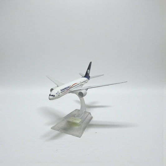 Avión Aeroméxico 1:400 – Modelo de Colección | Aeronave Comercial Icónica