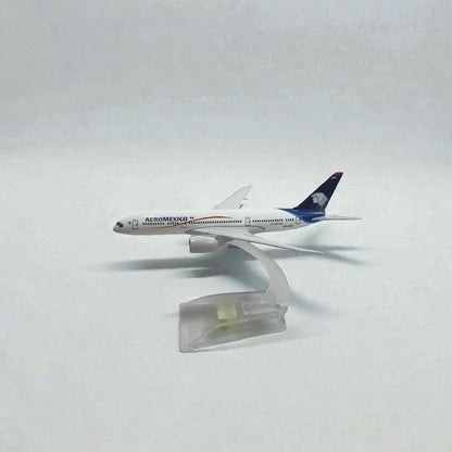 Avión Aeroméxico 1:400 – Modelo de Colección | Aeronave Comercial Icónica
