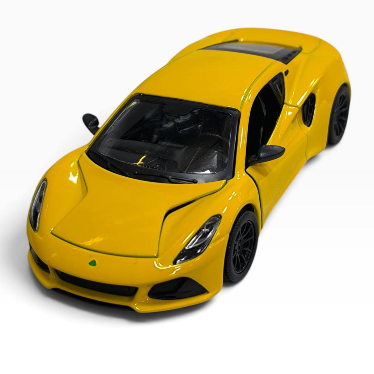 Lotus Emira 1:32 Amarillo