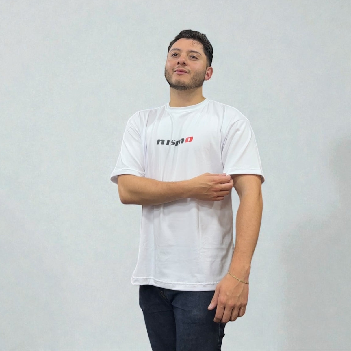 Camiseta Nissan GTR Nismo – Diseño Deportivo Inspirado en Alto Rendimiento