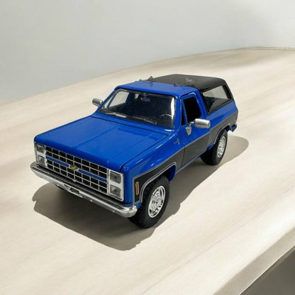 Chevy Blazer 1980 1:24 – Modelo a Escala – SUV Clásico con Detalles Iconicos