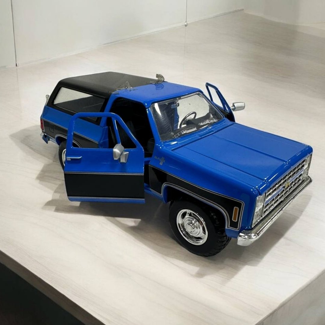 Chevy Blazer 1980 1:24 – Modelo a Escala – SUV Clásico con Detalles Iconicos