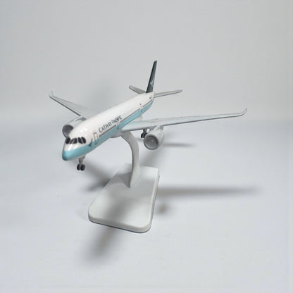 Avión Cathay Pacific 1:350 – Modelo de Colección | Elegancia y Precisión en Aviación Comercial