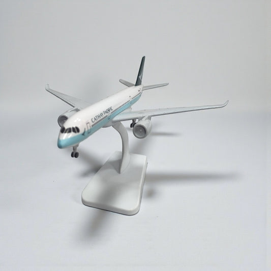 Avión Cathay Pacific 1:350 – Modelo de Colección | Elegancia y Precisión en Aviación Comercial