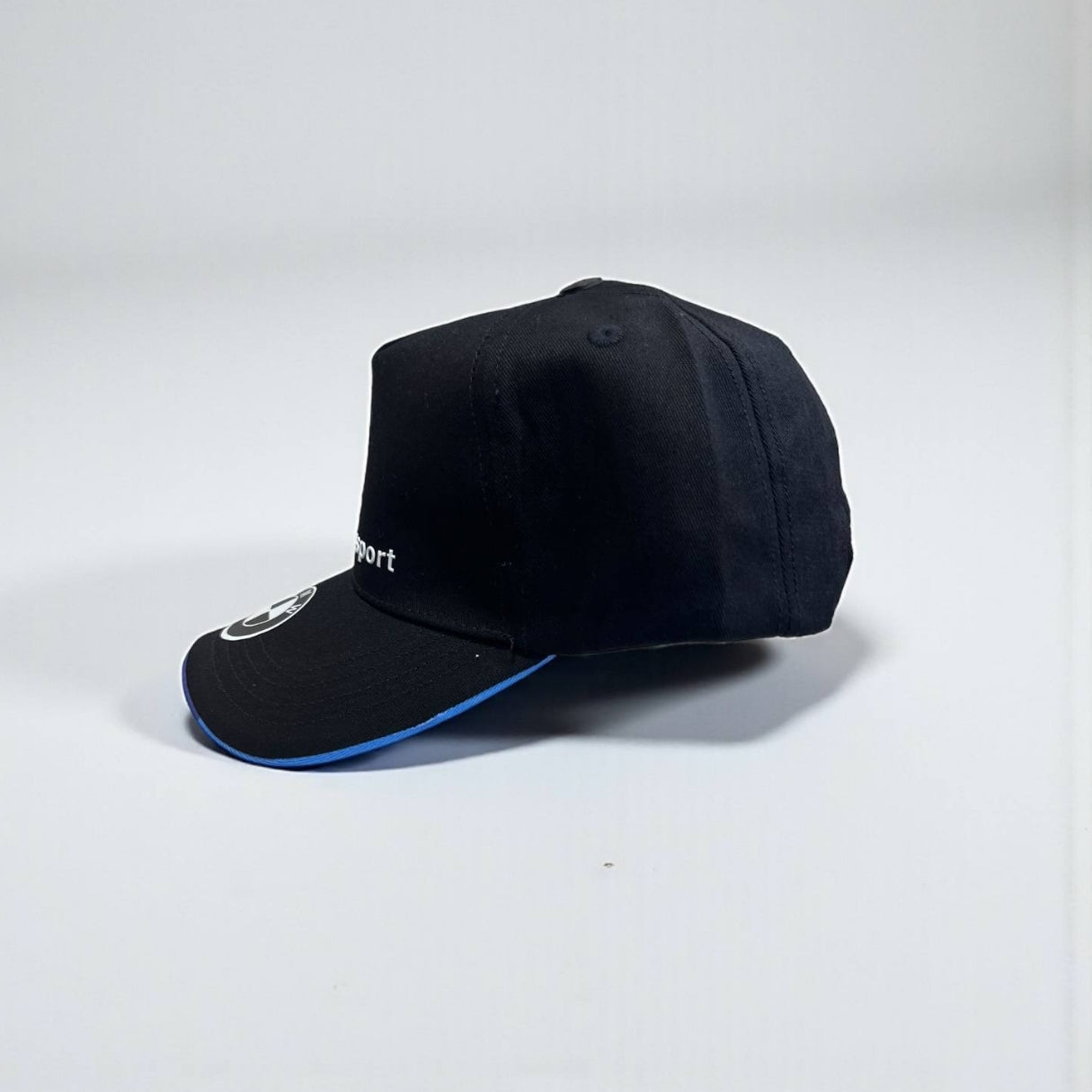 Gorra BMW Negra – Estilo Motorsport Premium | Elegancia y Potencia en Cada Detalle