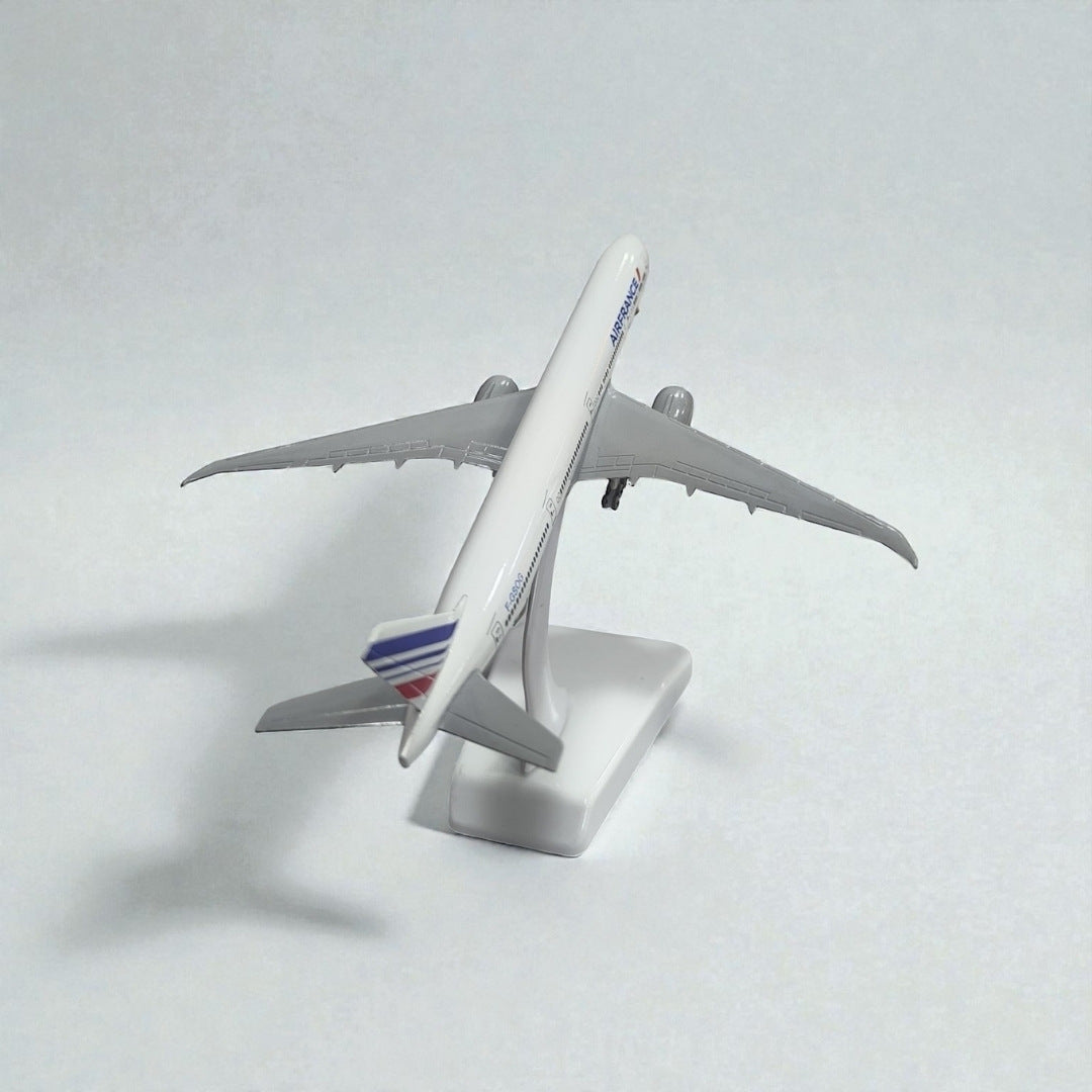 Avión Air France 1:350 – Modelo de Colección | Elegancia y Aviación Comercial