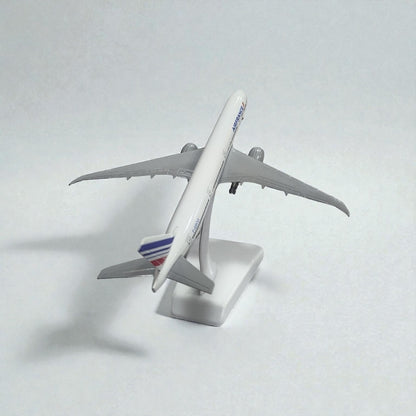 Avión Air France 1:350 – Modelo de Colección | Elegancia y Aviación Comercial
