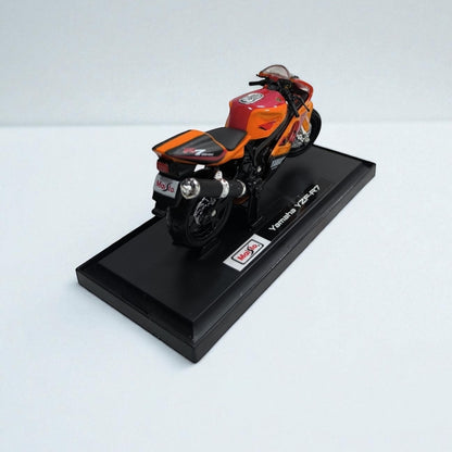 Yamaha R7 – Escala 1:18
