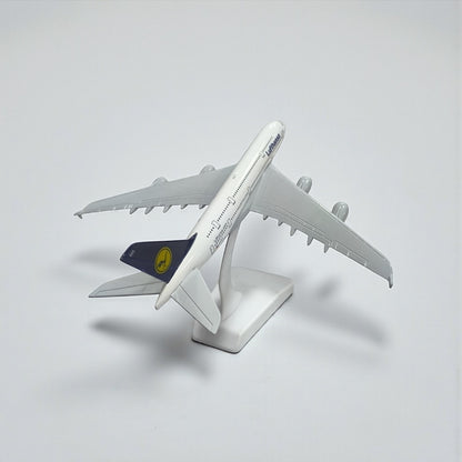 Avión Lufthansa 1:350 – Modelo de Colección en Metal | Aerolínea Alemana Icónica