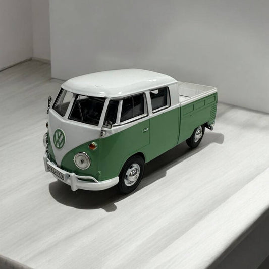 Volkswagen Van Combi 1:24 – Modelo a Escala – Furgoneta Clásica Detallada