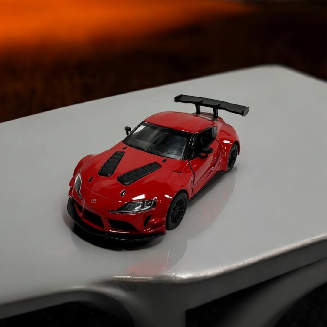 Toyota GR Supra 1:32 – Modelo Deportivo con Diseño Elegante y Detalles Realistas