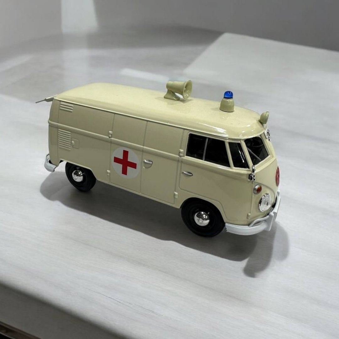 Volkswagen Van Combi 1:24 – Modelo a Escala – Furgoneta Clásica Detallada