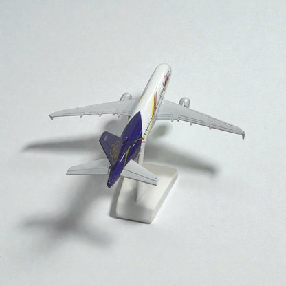 Avión Smile 1:350 – Modelo de Colección | Aerolínea Japonesa de Bajo Costo