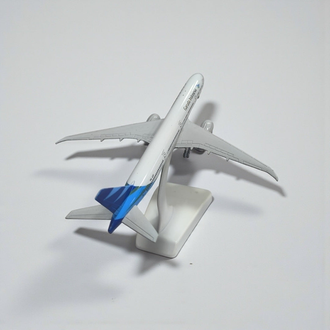 Avión Garuda Indonesia 1:350 – Modelo de Colección | Elegancia y Prestigio Asiático