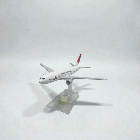Avión Japan Airlines 1:400 – Modelo de Colección | Precisión y Elegancia de la Aviación Japonesa