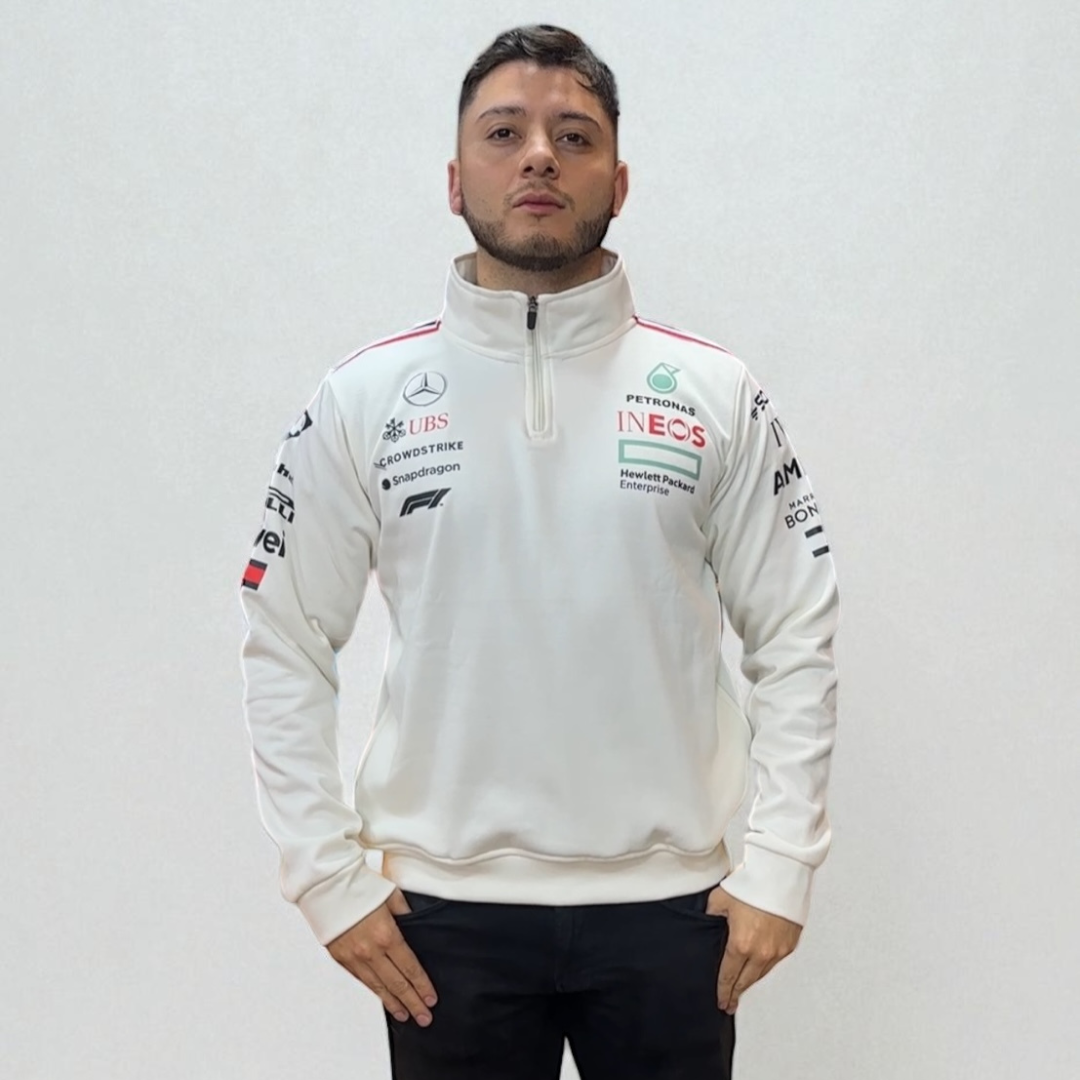 Buzo Mercedes-AMG Petronas – Precisión, Elegancia y Rendimiento Alemán