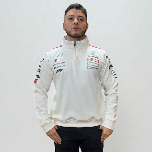 Buzo Mercedes-AMG Petronas – Precisión, Elegancia y Rendimiento Alemán