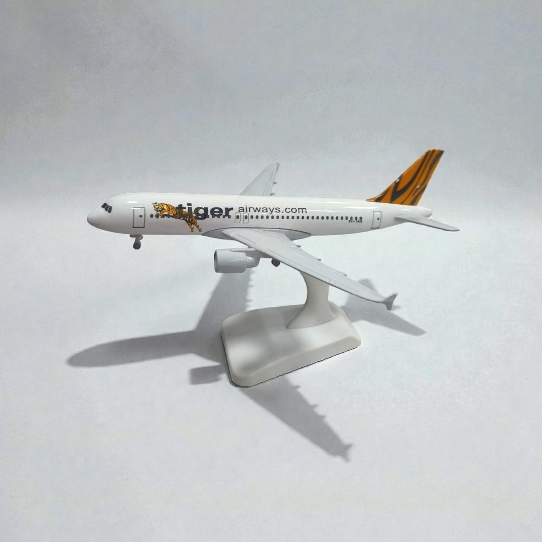 Avión Tiger Airways 1:350 – Modelo de Colección | Aeronave Comercial Icónica