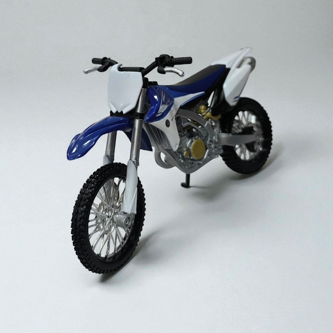 Yamaha YZ 450F – Escala 1:12
