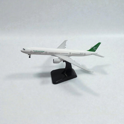Avión Turkmenistan Airlines 1:350 – Modelo de Colección | Elegancia y Exclusividad Aérea