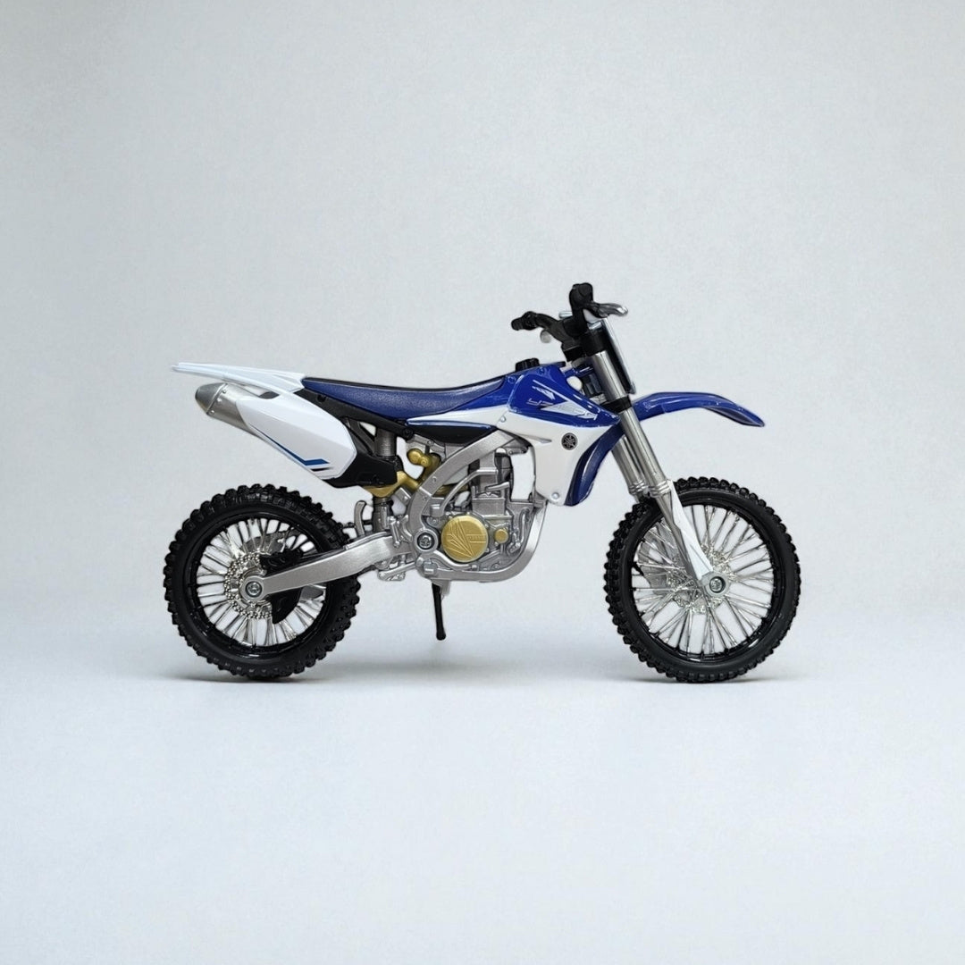 Yamaha YZ 450F – Escala 1:12