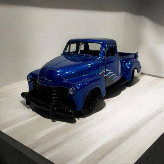 Chevy Pickup 1953 1:32 – Modelo a Escala – Camioneta Clásica Detallada