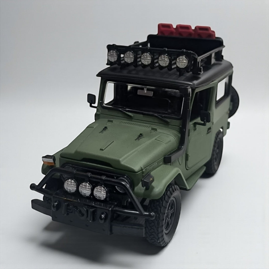 Toyota FJ40 – Modelo de Colección 1:24 en Metal Clásico