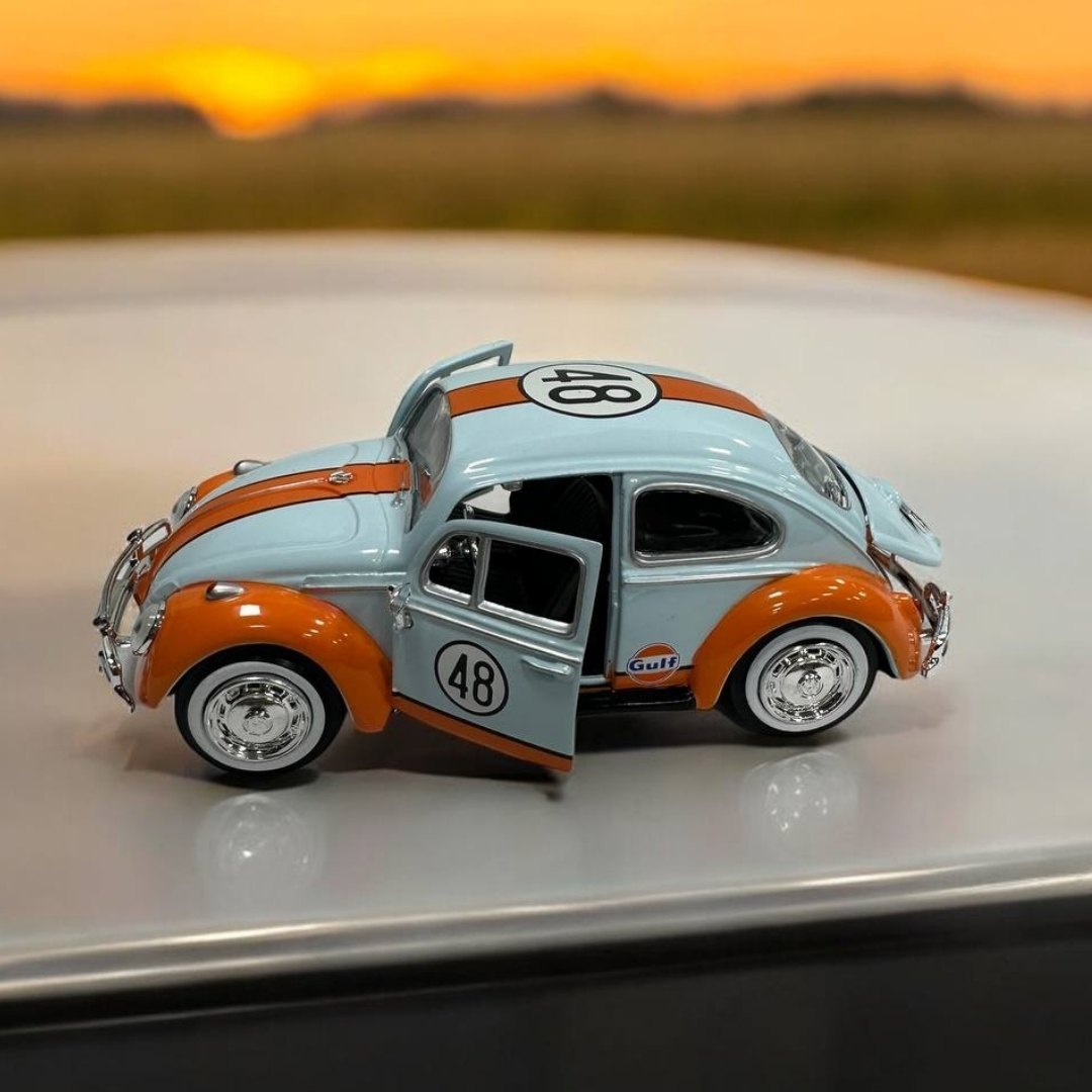 Volkswagen Beetle Escarabajo 1966 Gulf Edición 1:24 – Modelo a Escala – Vehículo Clásico Retro