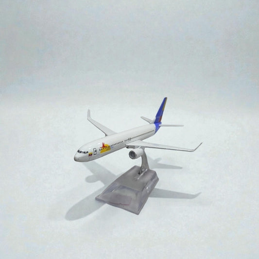 Avión SATENA 1:400 – Modelo de Colección | Aviación Colombiana en Miniatura
