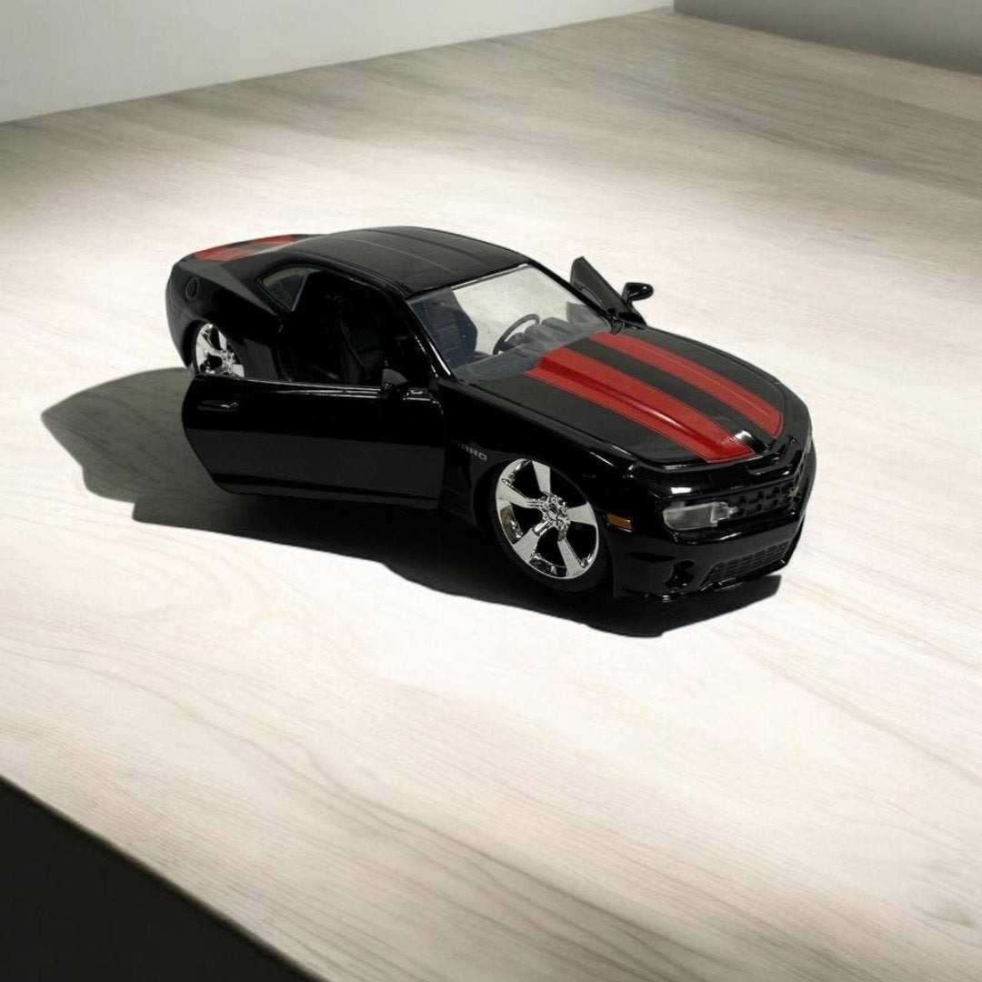 Chevrolet Camaro SS 2010 1:32 – Modelo Deportivo con Diseño Imponente y Detalles Precisos