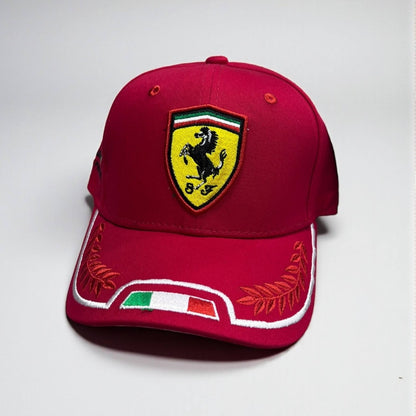 Gorra Ferrari Roja Laureada | Pasión, Victoria y ADN Italiano