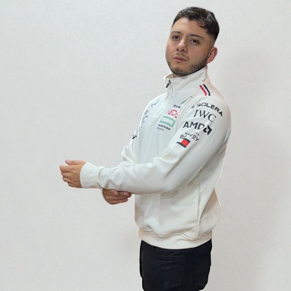 Buzo Mercedes-AMG Petronas – Precisión, Elegancia y Rendimiento Alemán