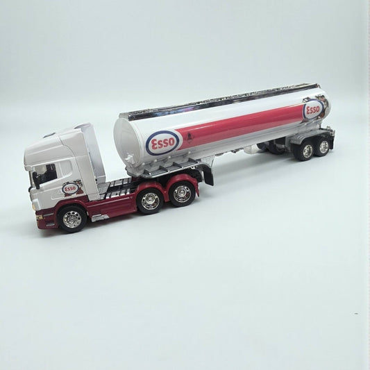 Camión Scania Tanque Esso 1:32 – Potencia, Detalle y Colección Legendaria