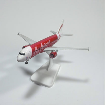 Avión AirAsia 1:350 – Modelo de Colección | Aerolínea Icónica de Bajo Costo en Asia