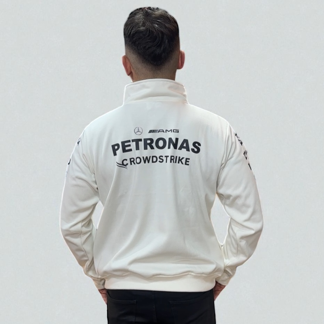 Buzo Mercedes-AMG Petronas – Precisión, Elegancia y Rendimiento Alemán